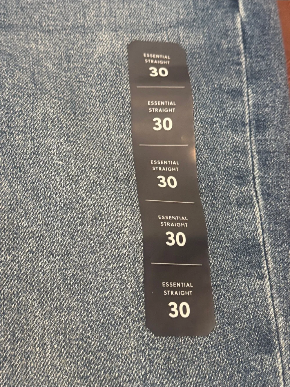 J. Crew Essential Straight Leg Jeans. Ladies 30